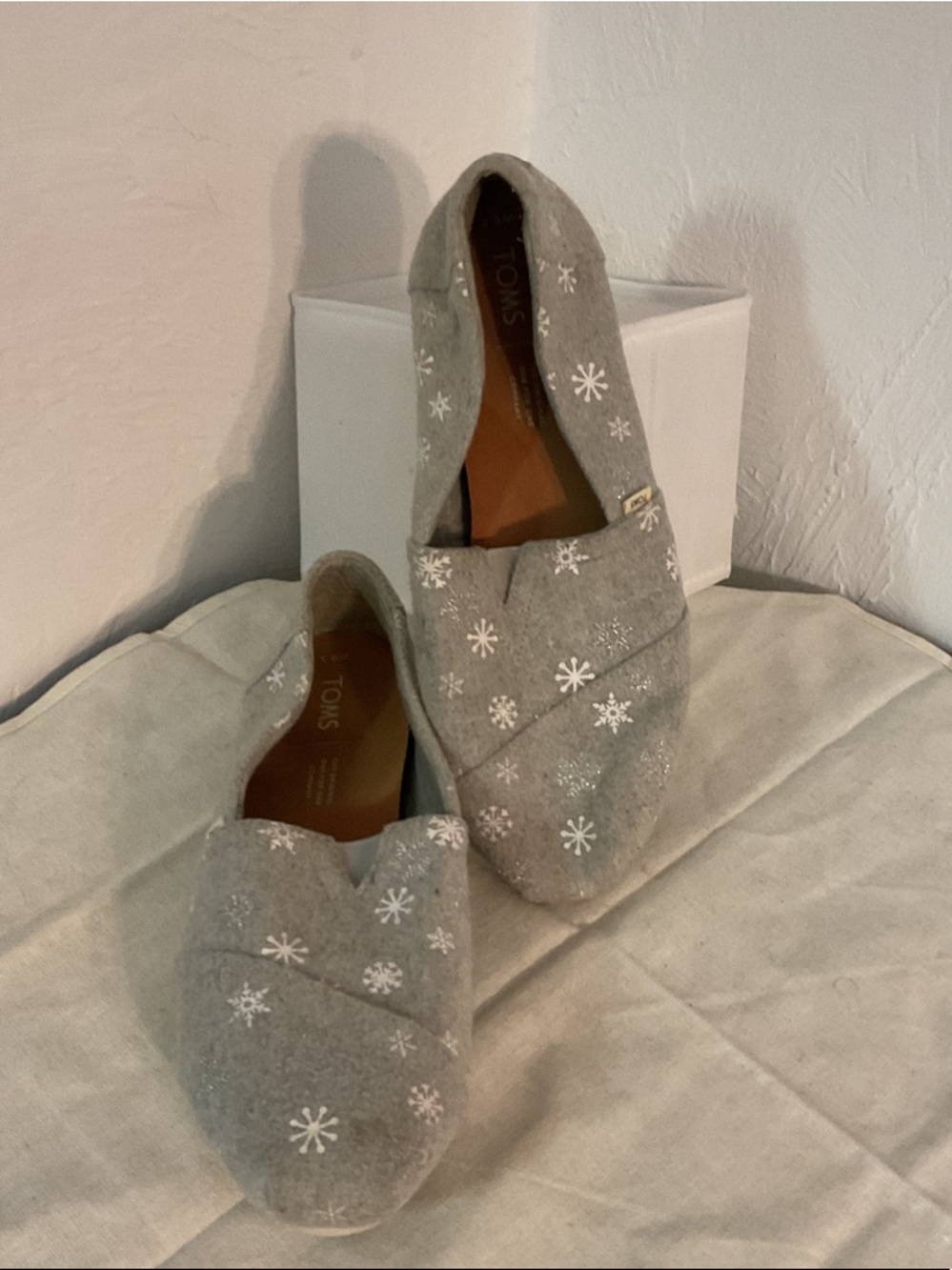 TOMS Alpargata Snowflake Slip-On Flats, Size 8.5, Grey